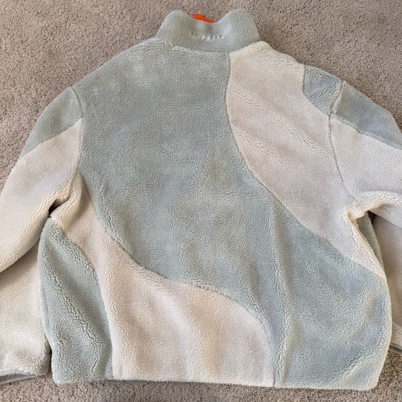 NWT Youngla FUZZY TEDDY JACKET L - Picture 10 of 10